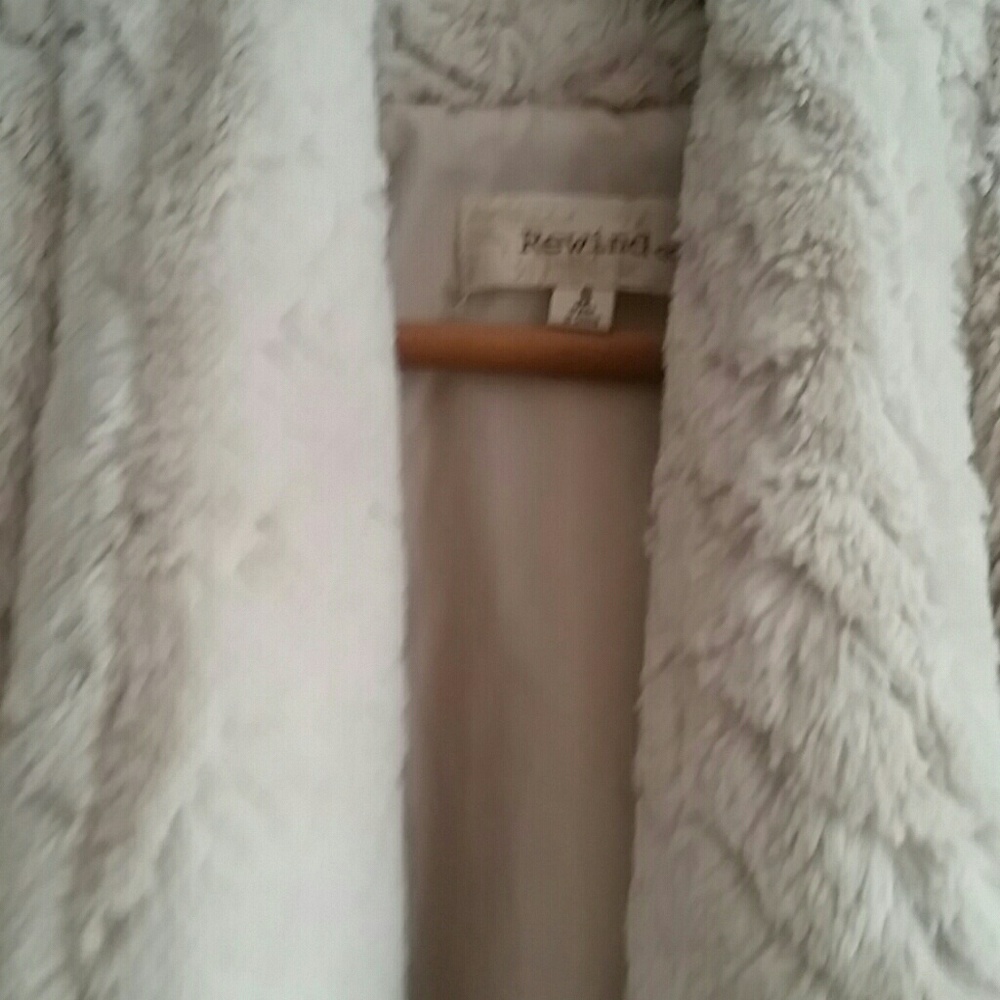 Soft,cozy vest - Picture 2 of 8